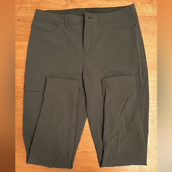 Never worn Patagonia ripstop pants - Picture 2 of 5